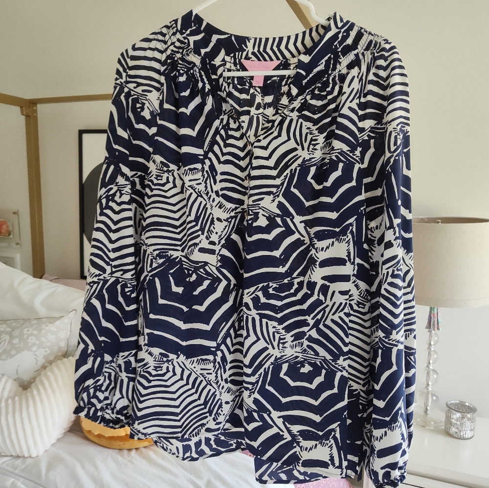 Lilly Pulitzer Elsa top size M navy/white